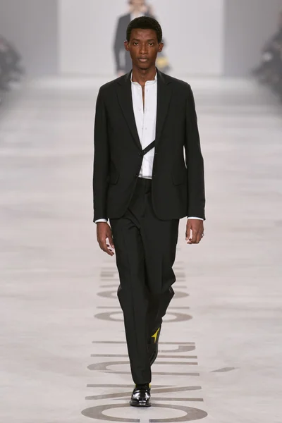 Look 8